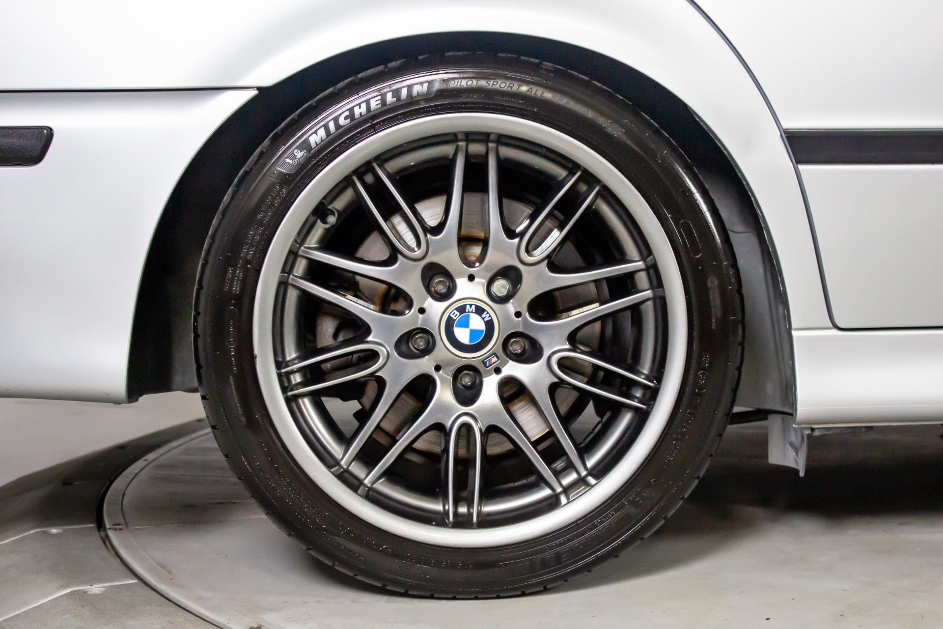 Used 2002 BMW M5 RWD image 65