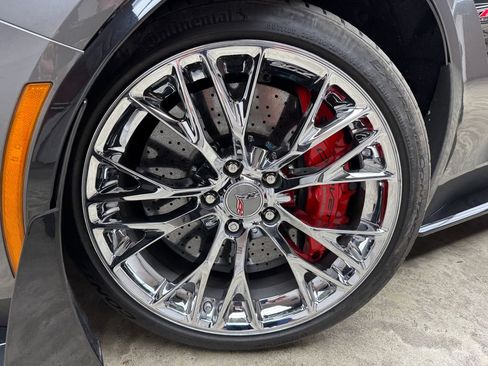 Used 2015 Chevrolet Corvette Z06 w/ 3LZ Preferred Equipment Group RWD image 35