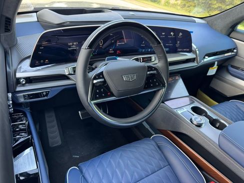 New 2026 Cadillac Vistiq Premium Luxury image 3