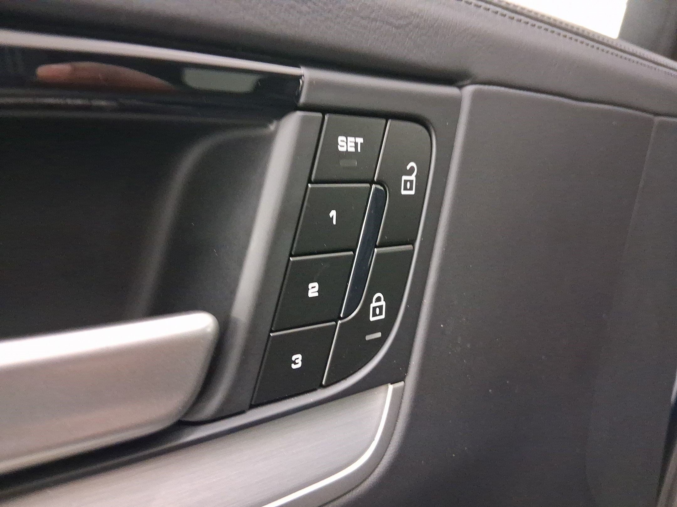 Certified 2025 Porsche Cayenne GTS AWD/4WD image 15