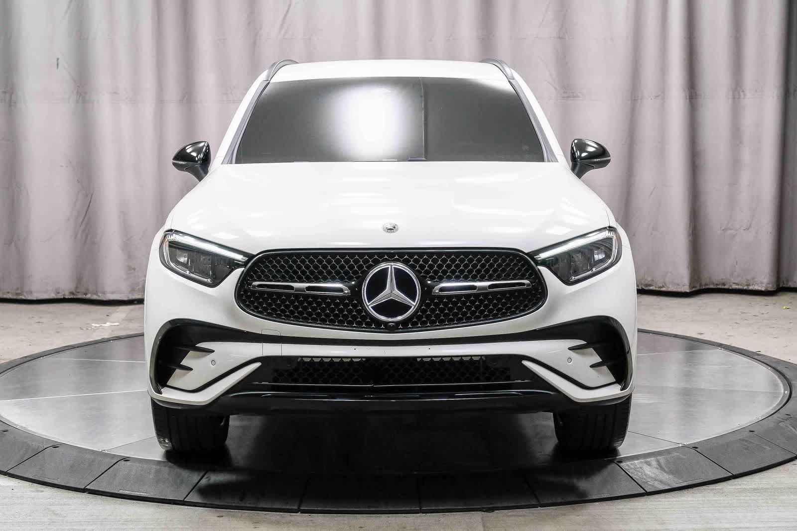 Used 2025 Mercedes-Benz GLC 350e 4MATIC image 6