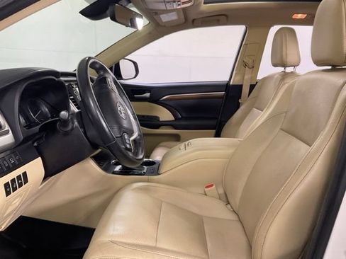 Used 2017 Toyota Highlander Limited Platinum w/ Carpet Mat Package AWD/4WD image 36