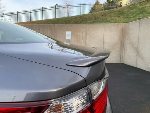 Used 2014 Lexus ES 300h 4DR SDN HYBRID image 31