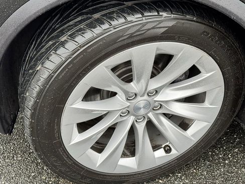 Used 2017 Tesla Model X 75D image 18