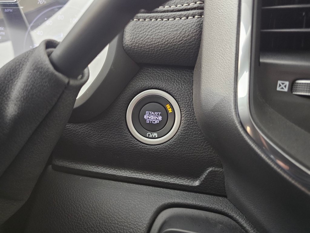 New 2026 RAM 2500 Laramie AWD/4WD image 28