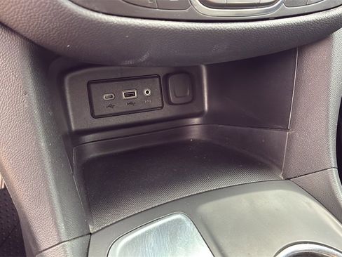 Used 2021 Chevrolet Equinox LT image 29