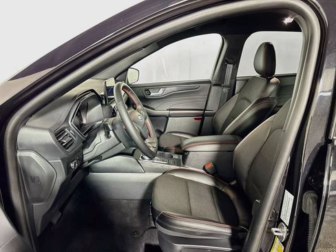 Used 2025 Ford Escape ST-Line FWD image 11