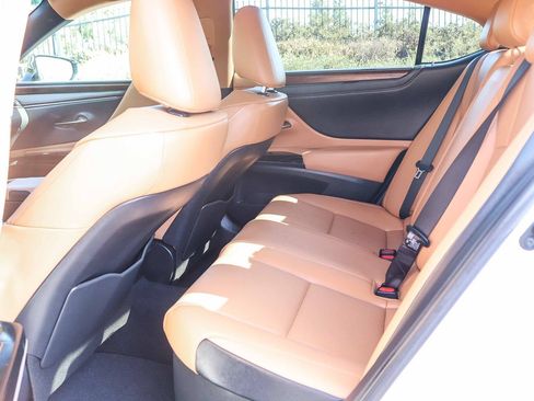 Used 2024 Lexus ES 300h w/ Premium Package FWD image 21