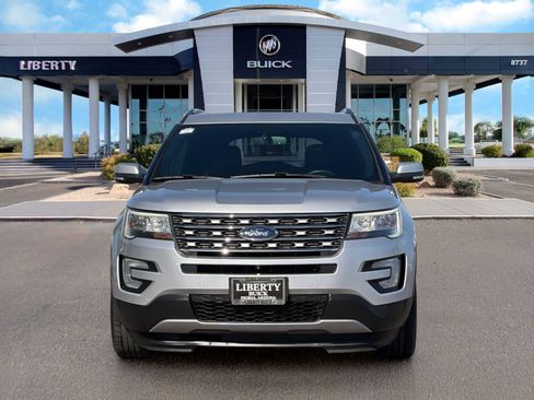 Used 2017 Ford Explorer Limited FWD image 4