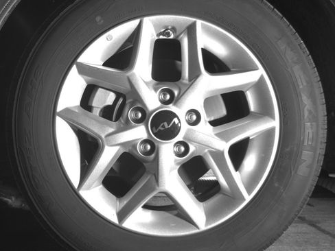 Used 2025 Kia Soul LX w/ LX Technology Package image 12