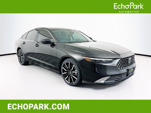 Used 2023 Honda Accord Touring image 1