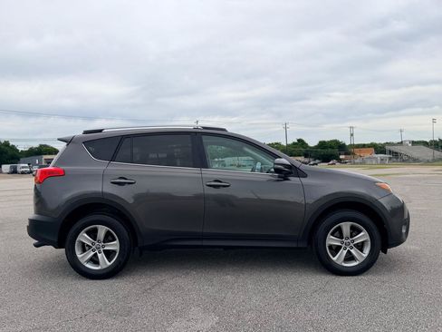 Used 2015 Toyota RAV4 XLE FWD image 2