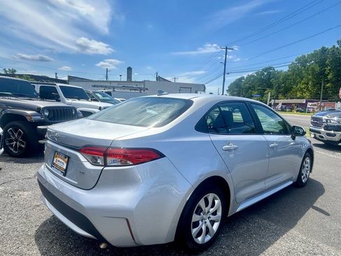 Used 2021 Toyota Corolla LE FWD image 5