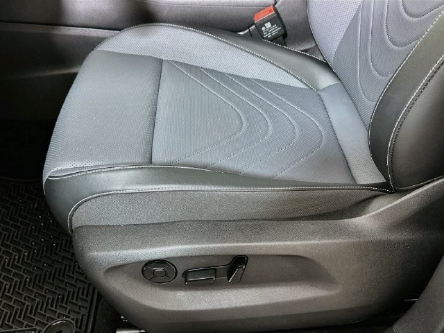 Certified 2026 Volkswagen Tiguan SE R-Line FWD image 18