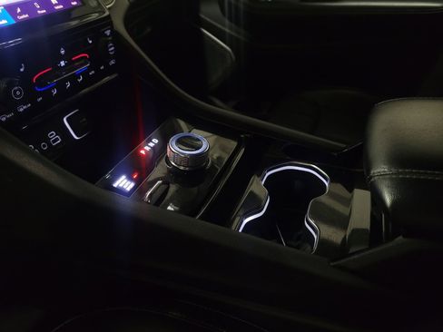 Used 2022 Jeep Grand Cherokee Limited image 26