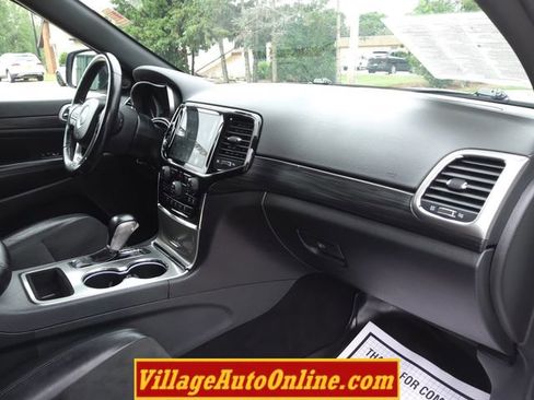 Used 2020 Jeep Grand Cherokee Altitude image 33