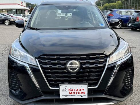 Used 2021 Nissan Kicks SV FWD image 2
