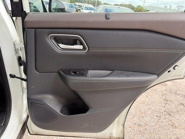 Used 2021 Nissan Rogue SV w/ Premium Package FWD image 18