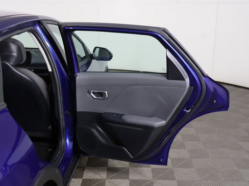 Used 2025 Kia K4 LXS image 19