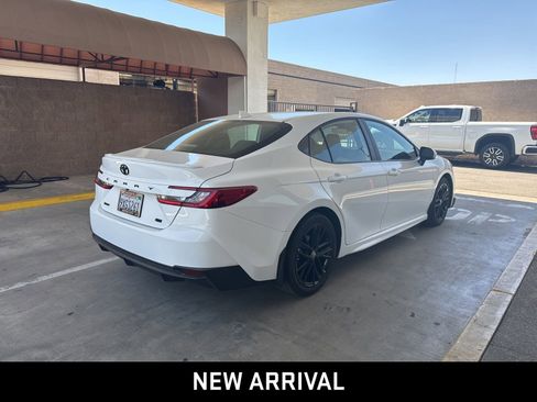 Used 2026 Toyota Camry SE FWD image 4