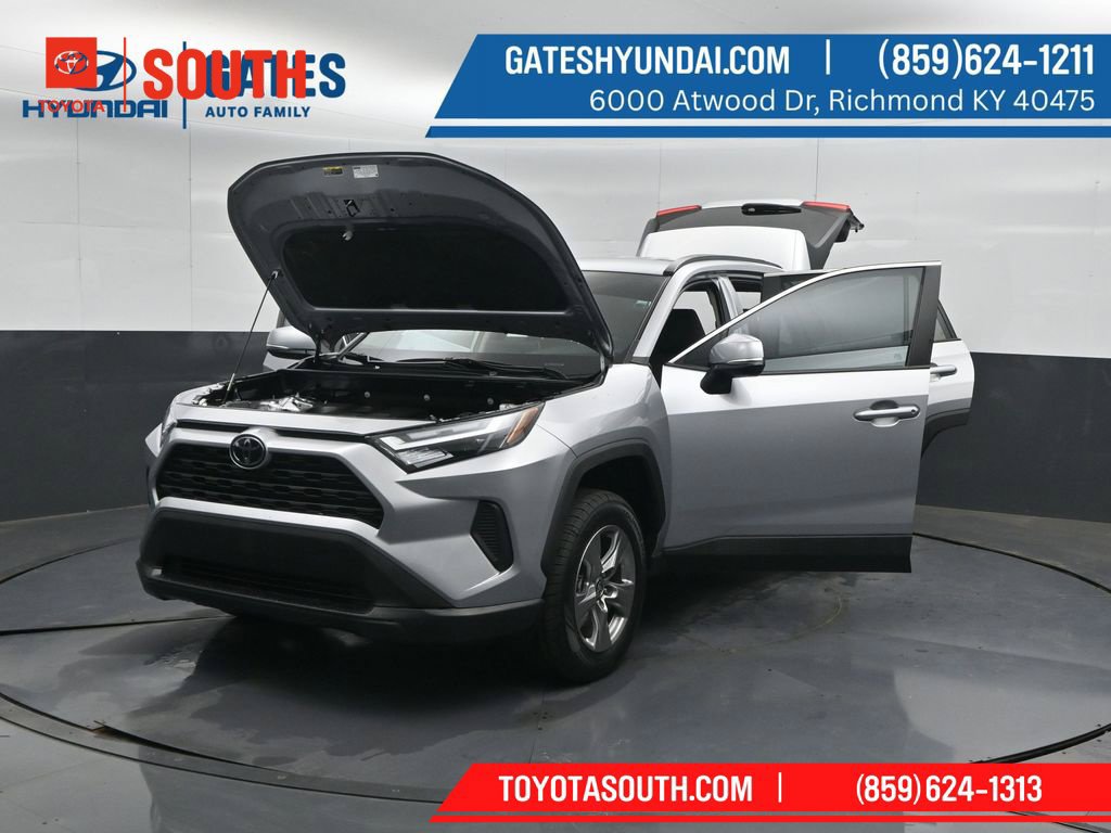 Used 2024 Toyota RAV4 XLE AWD/4WD image 55