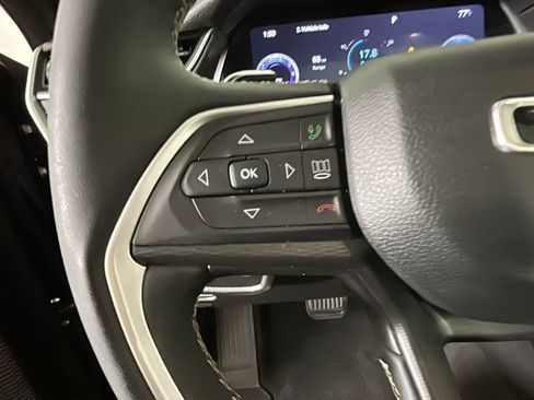 Used 2023 Jeep Grand Cherokee L Laredo AWD/4WD image 18