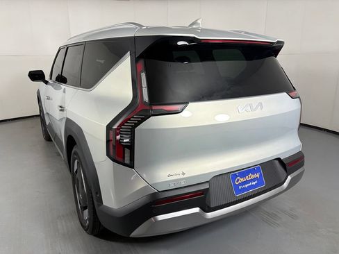 New 2026 Kia EV9 Wind AWD/4WD image 6