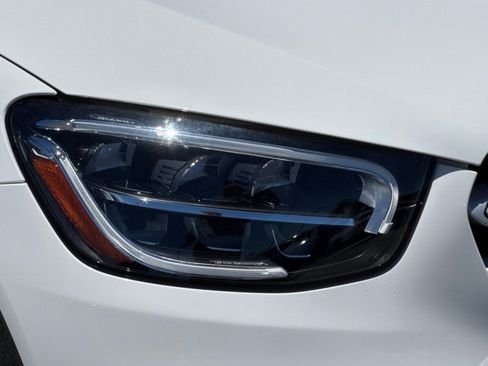 Used 2022 Mercedes-Benz GLC 300 4MATIC image 11