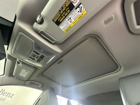 Used 2023 Toyota RAV4 Limited image 31