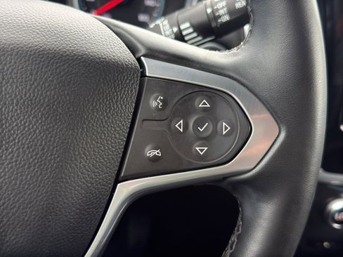 Used 2023 Chevrolet Traverse LT image 24