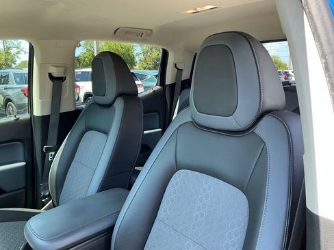 Used 2019 Chevrolet Colorado Z71 AWD/4WD image 18
