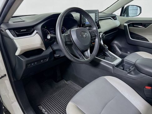 Certified 2020 Toyota RAV4 XLE Premium FWD image 10