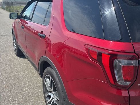 Used 2019 Ford Explorer Sport w/ Equipment Group 401A AWD/4WD image 3