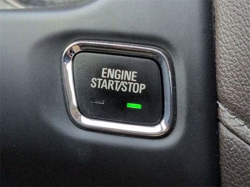 Used 2023 GMC Acadia SLT image 21