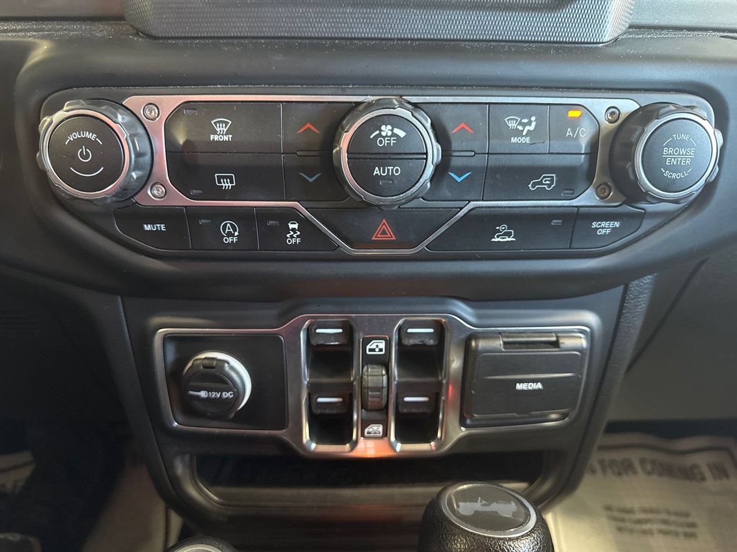 Used 2021 Jeep Wrangler Unlimited Sahara AWD/4WD image 26