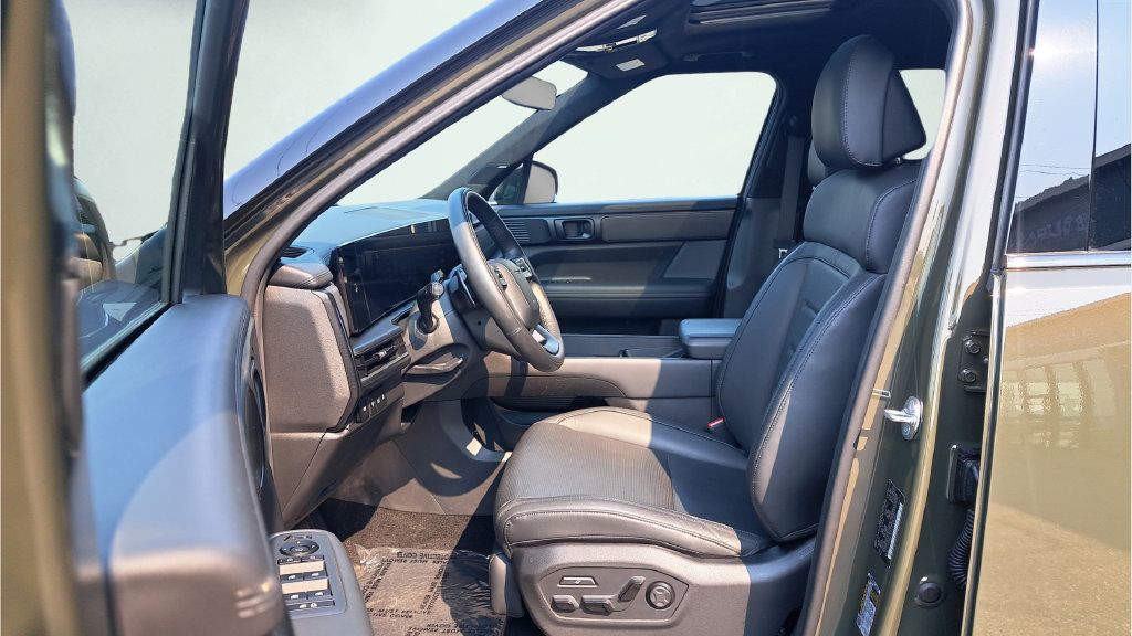 Used 2026 Hyundai Santa Fe Calligraphy AWD/4WD image 5