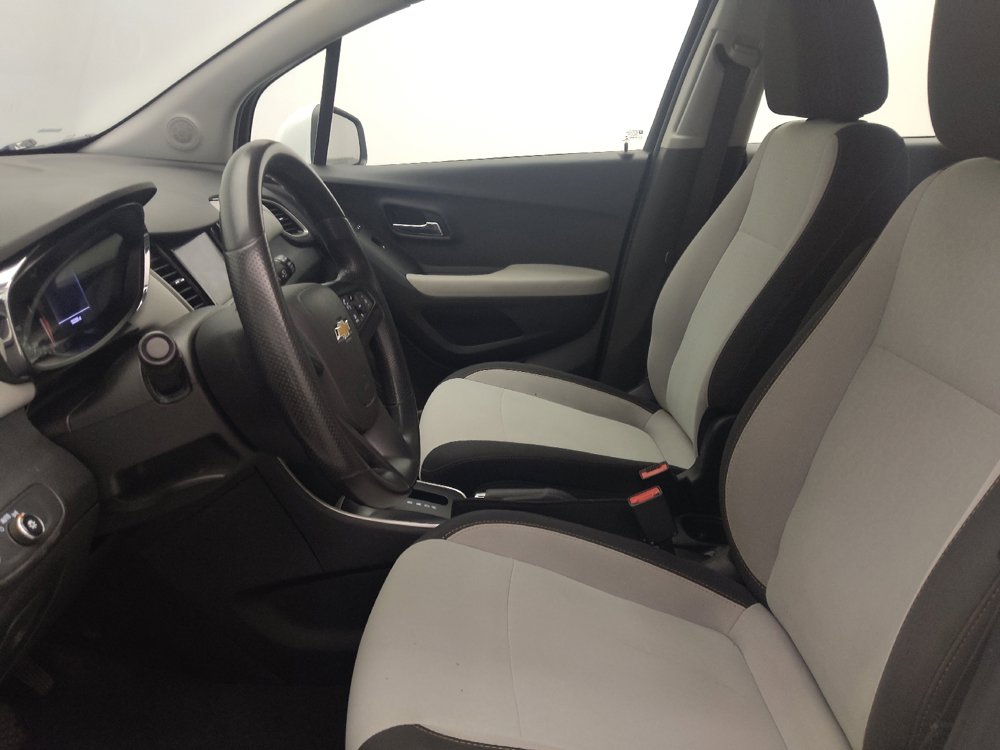 Used 2020 Chevrolet Trax LS FWD image 15