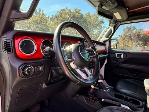 Used 2022 Jeep Wrangler Unlimited Rubicon image 34