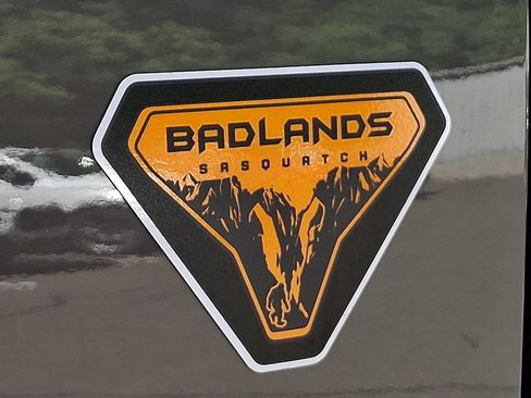 Used 2025 Ford Bronco Badlands AWD/4WD image 30