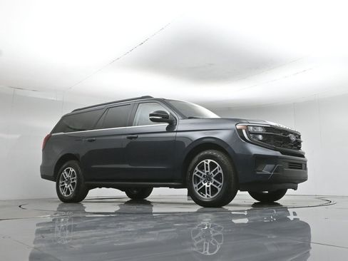 Used 2025 Ford Expedition Max Active AWD/4WD image 4