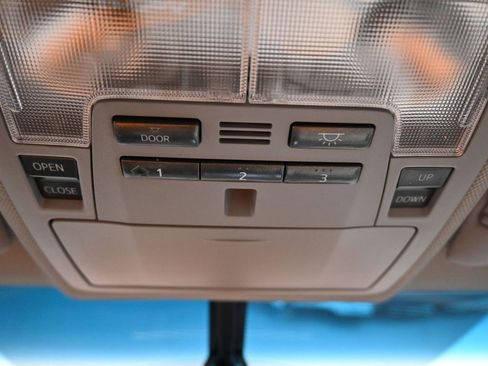 Used 2015 Toyota Camry XSE image 30