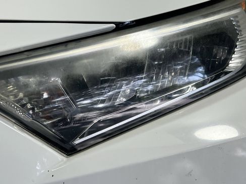 Used 2021 Toyota RAV4 XLE w/ Convenience Package image 12