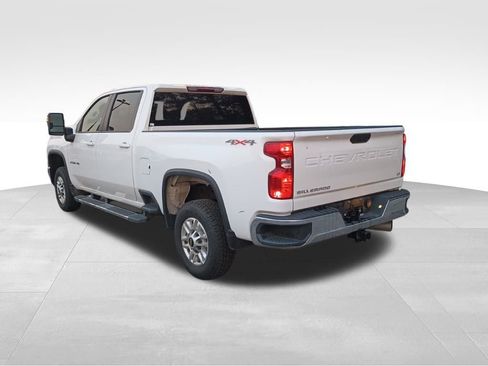 Used 2024 Chevrolet Silverado 2500 LT image 3