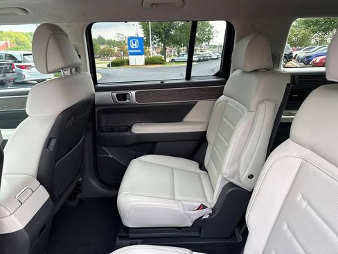 Used 2025 Hyundai Santa Fe Calligraphy AWD/4WD image 21