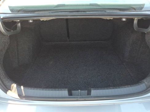 Used 2024 Volkswagen Jetta SE FWD image 10
