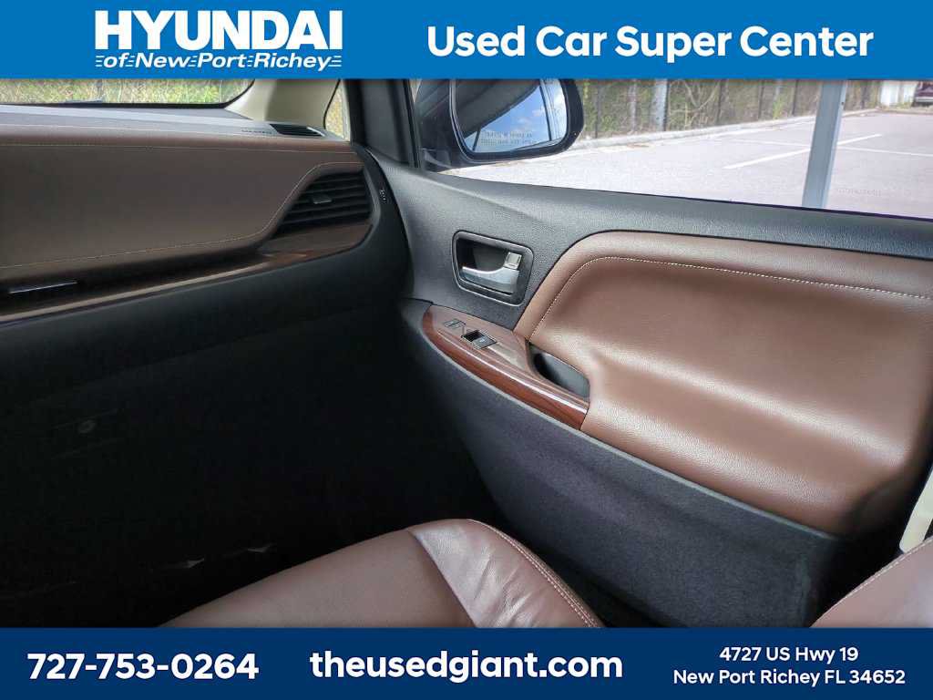 Used 2015 Toyota Sienna Limited Premium w/ Advanced Technology Package FWD image 19