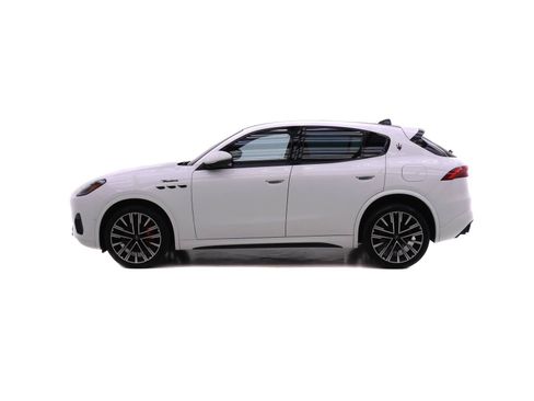 Certified 2023 Maserati Grecale Modena AWD/4WD image 3