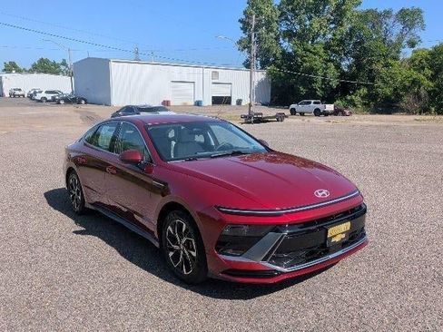 Used 2025 Hyundai Sonata SEL FWD image 8