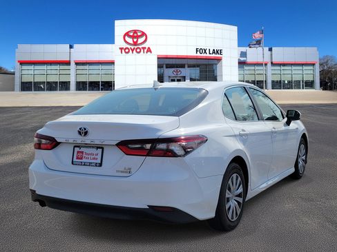 Used 2021 Toyota Camry LE image 4