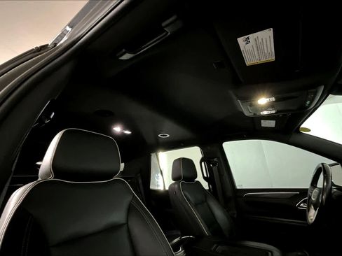 Used 2021 GMC Yukon SLT image 13